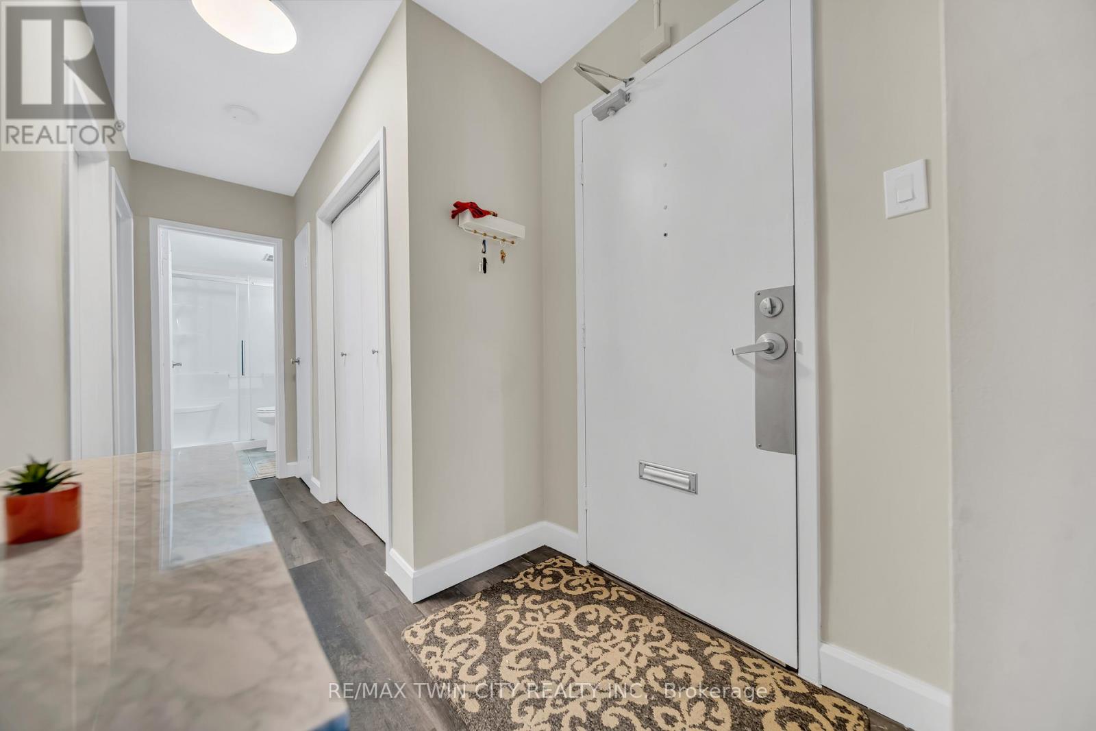 Property at 701 - 24 MIDLAND DRIVE image 3