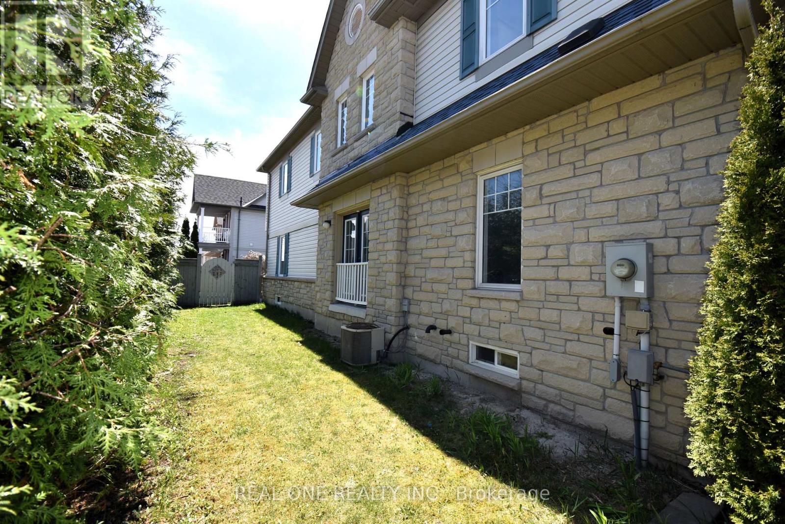 7 Settler's Court, Whitby, Ontario  L1M 2L3 - Photo 4 - E12111684