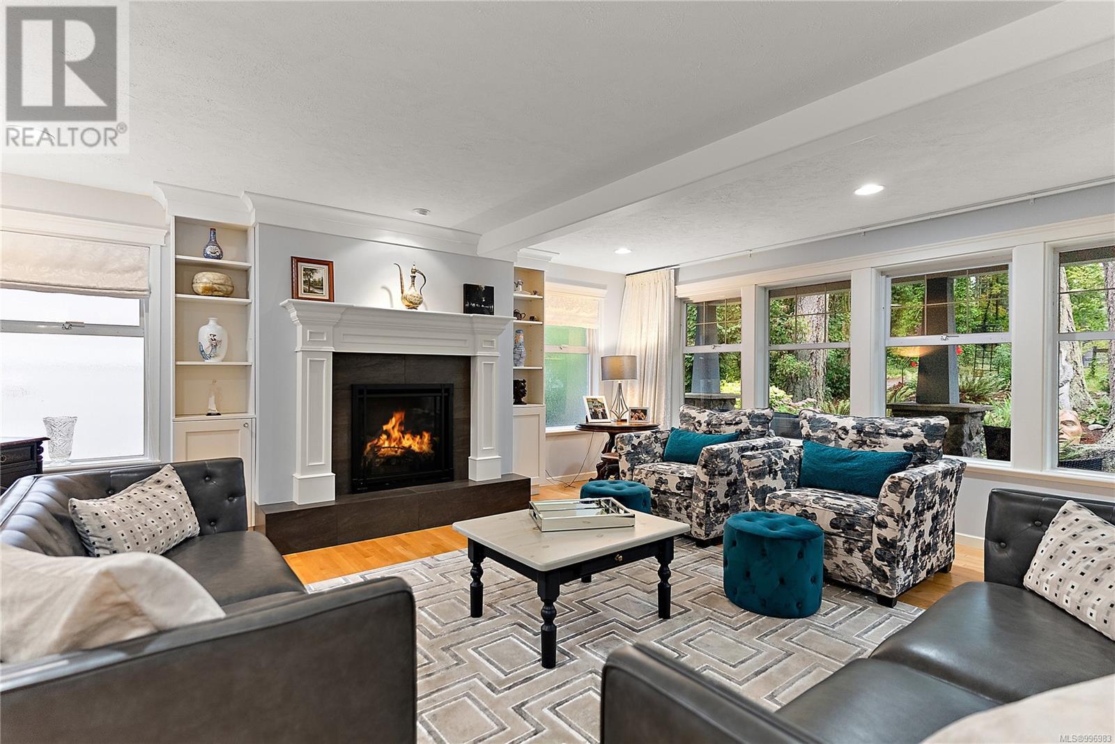 Property at 2543 Beaufort Rd image 2