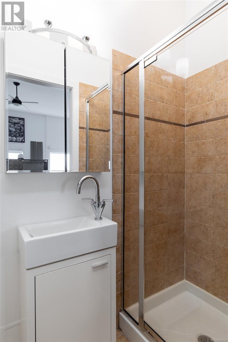 321 599 Pandora Ave, Victoria, British Columbia  V8W 1N5 - Photo 17 - 996950