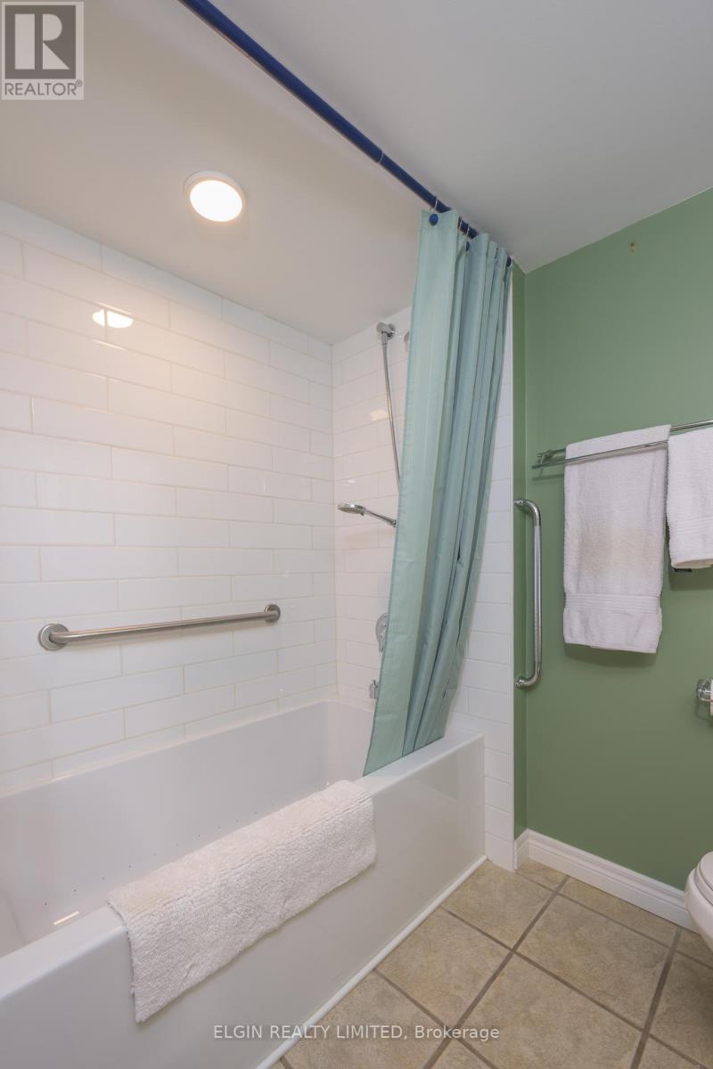 13 Warbler Heights, St. Thomas, Ontario  N5R 6J4 - Photo 23 - X12070467