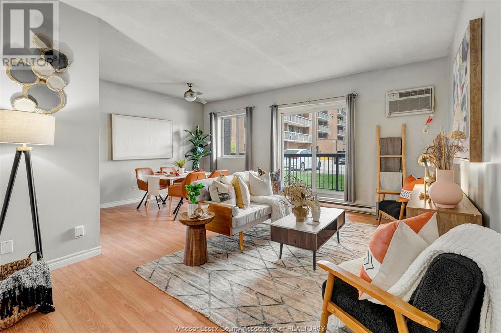Property at 3950 WYANDOTTE STREET East Unit# 102 image 4