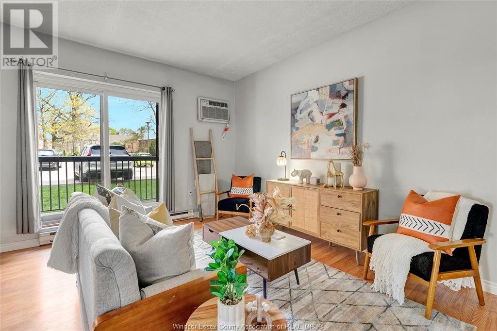 Property at 3950 WYANDOTTE STREET East Unit# 102 image 5