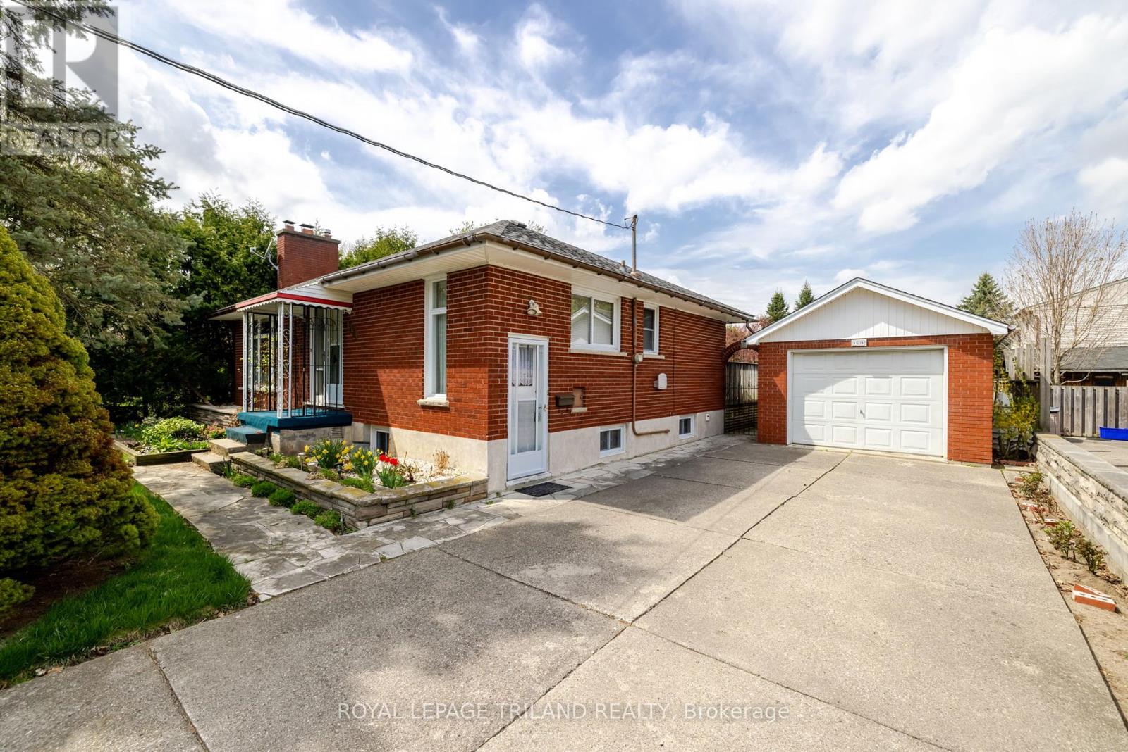 1321 Springbank Avenue