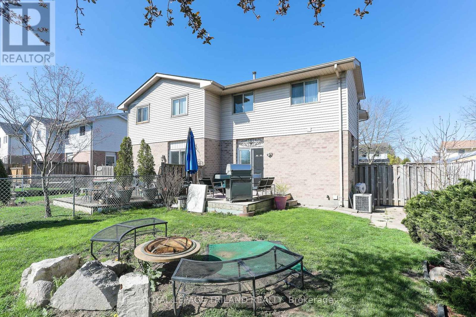 122 Golfdale Crescent, London South, Ontario N6C 5X6 - Photo 36 - X12113397