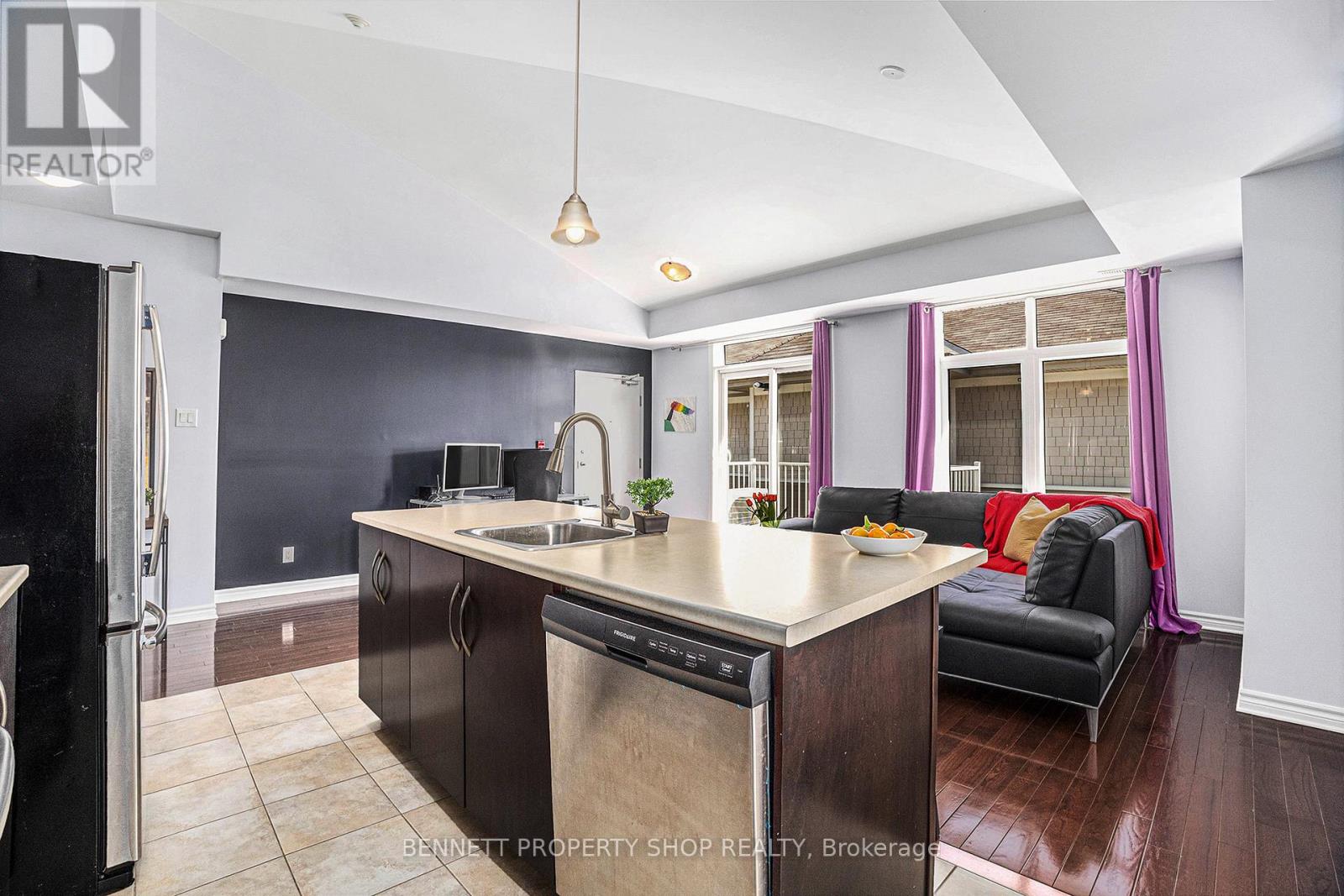 H - 322 Everest Private, Ottawa, Ontario  K1G 4E3 - Photo 11 - X12113366