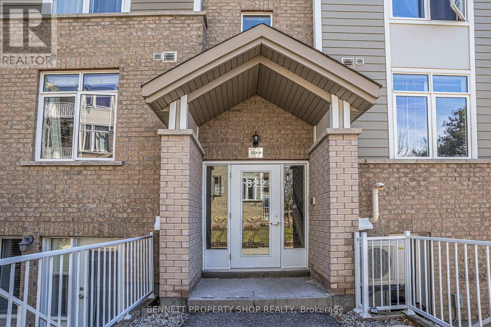 H - 322 Everest Private, Ottawa, Ontario  K1G 4E3 - Photo 2 - X12113366