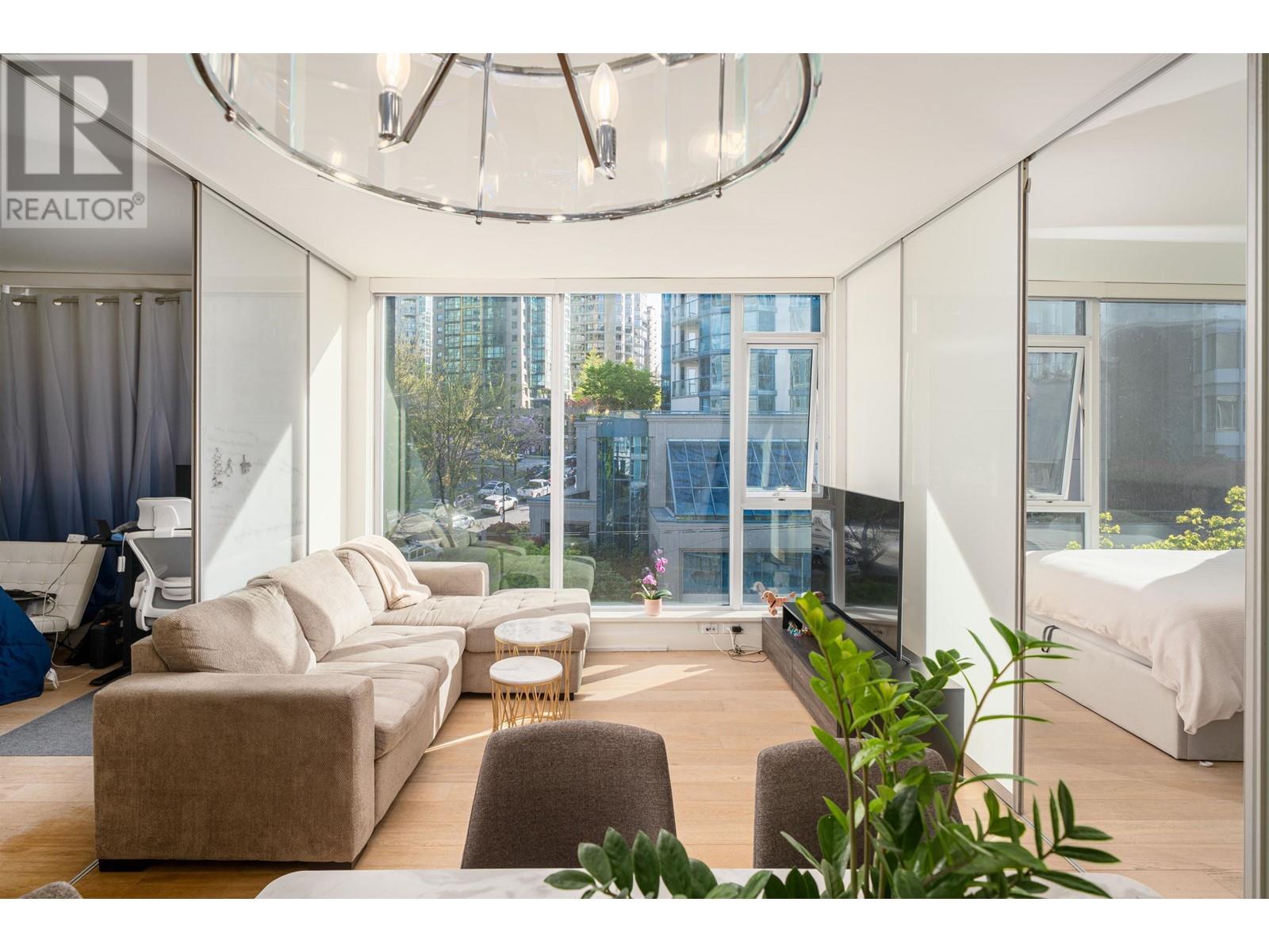 403 1409 W Pender Street, Vancouver, British Columbia  V6G 2S3 - Photo 1 - R2996294