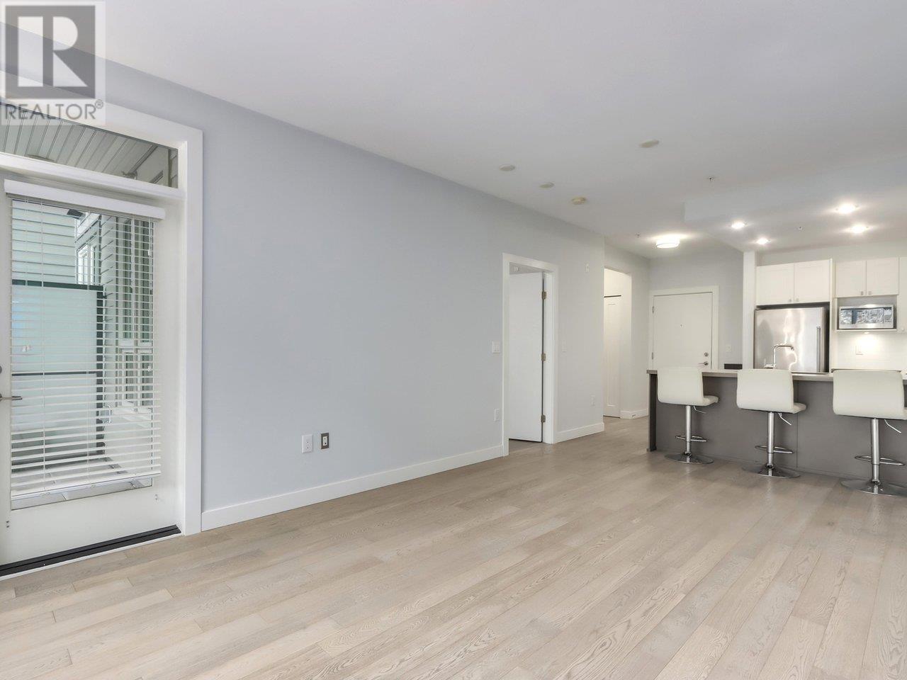 202 3399 Noel Drive, Burnaby, British Columbia  V3J 0G8 - Photo 4 - R2996325
