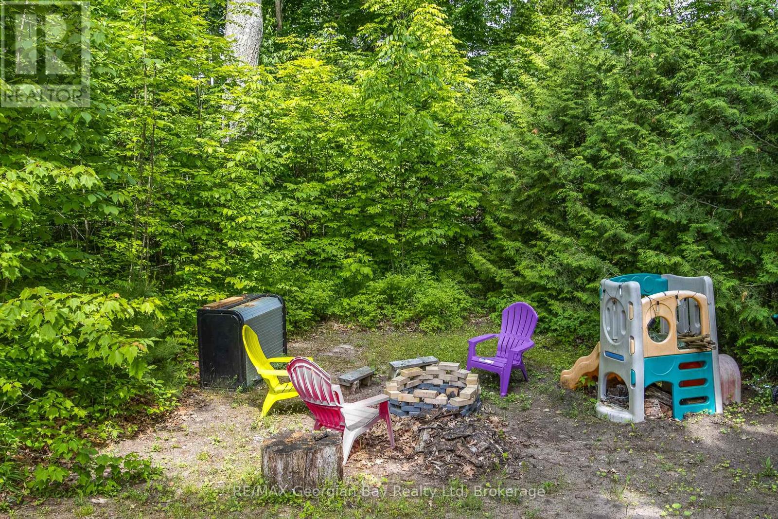 19 Third Street, Tiny, Ontario  L0L 2J0 - Photo 16 - S12113367