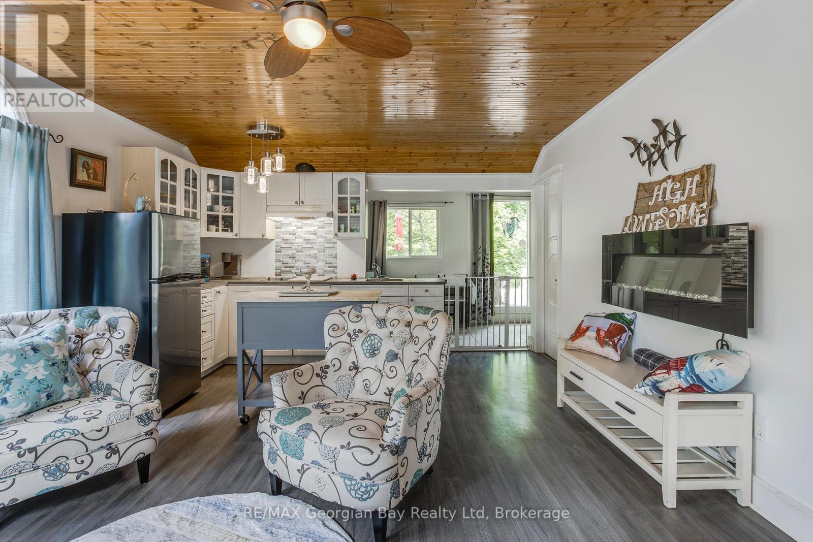 19 Third Street, Tiny, Ontario  L0L 2J0 - Photo 6 - S12113367