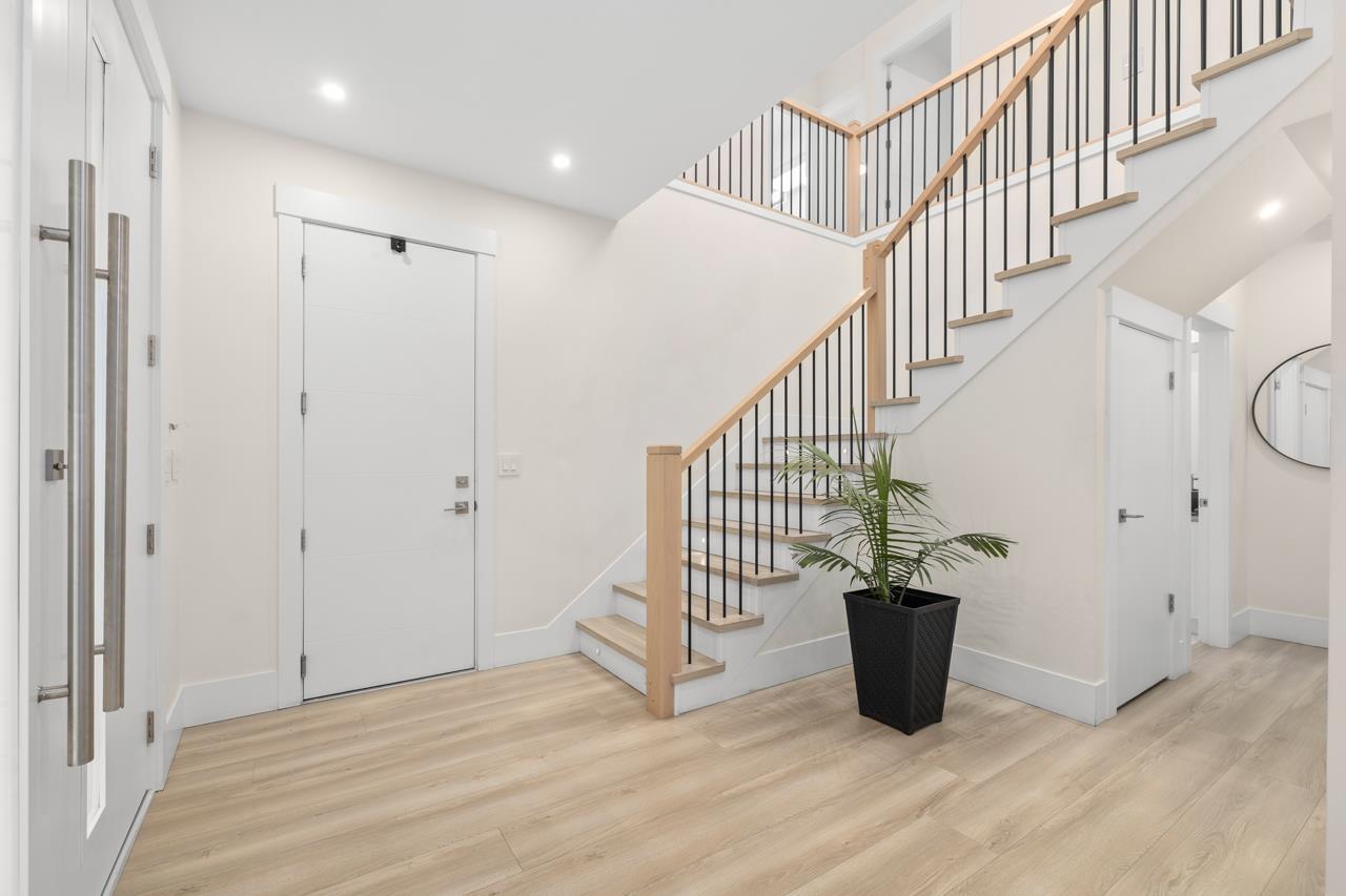 11088 84 Avenue, Delta, British Columbia  V4C 2L7 - Photo 2 - R2973121