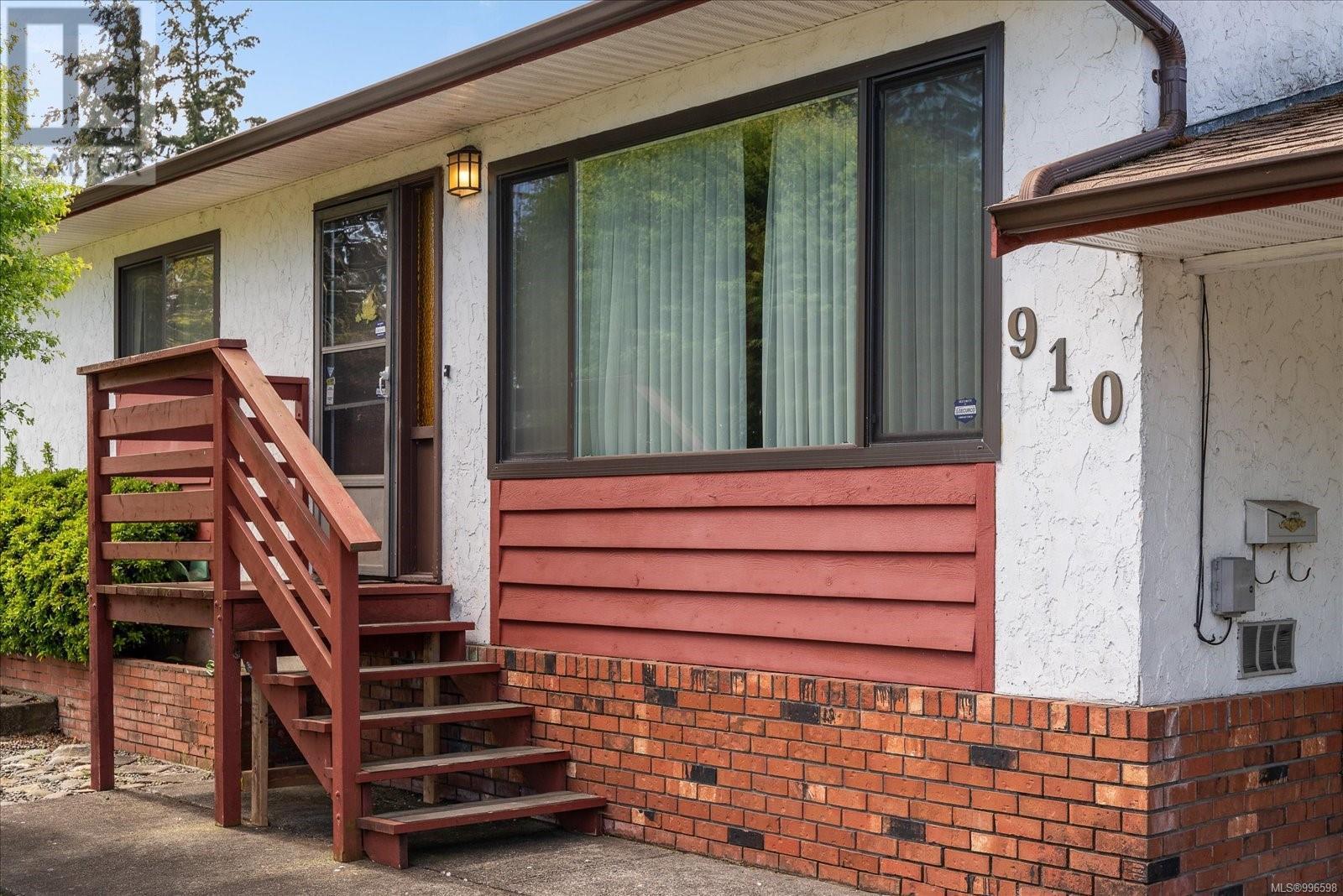 910 Cadogan St, Nanaimo, British Columbia  V9S 1V2 - Photo 2 - 996598