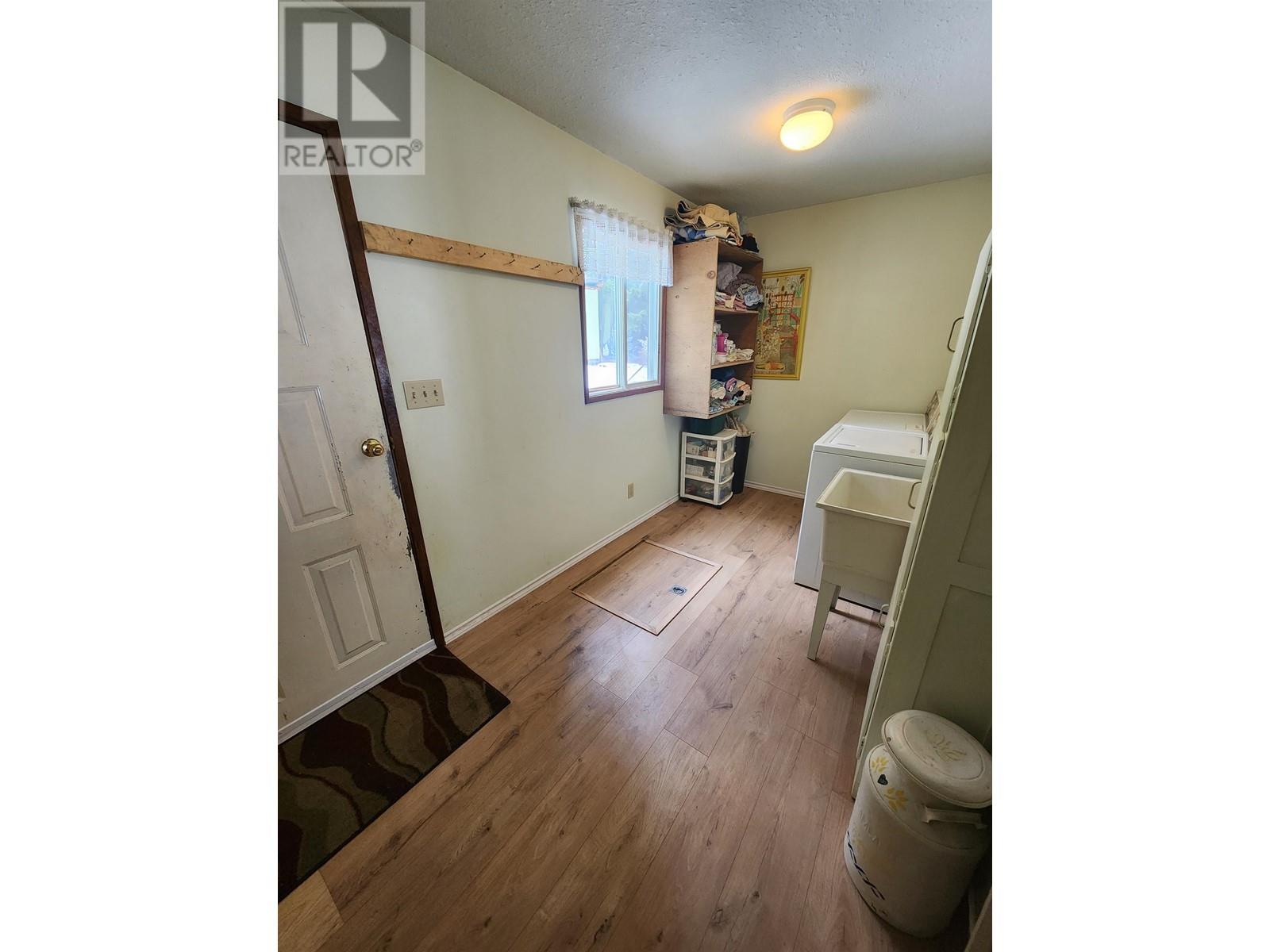 7344 E Young Lake Road, 70 Mile House, British Columbia  V0K 2K2 - Photo 29 - R2972086