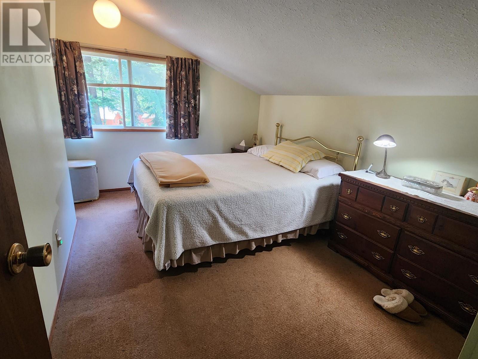 7344 E Young Lake Road, 70 Mile House, British Columbia  V0K 2K2 - Photo 16 - R2972086