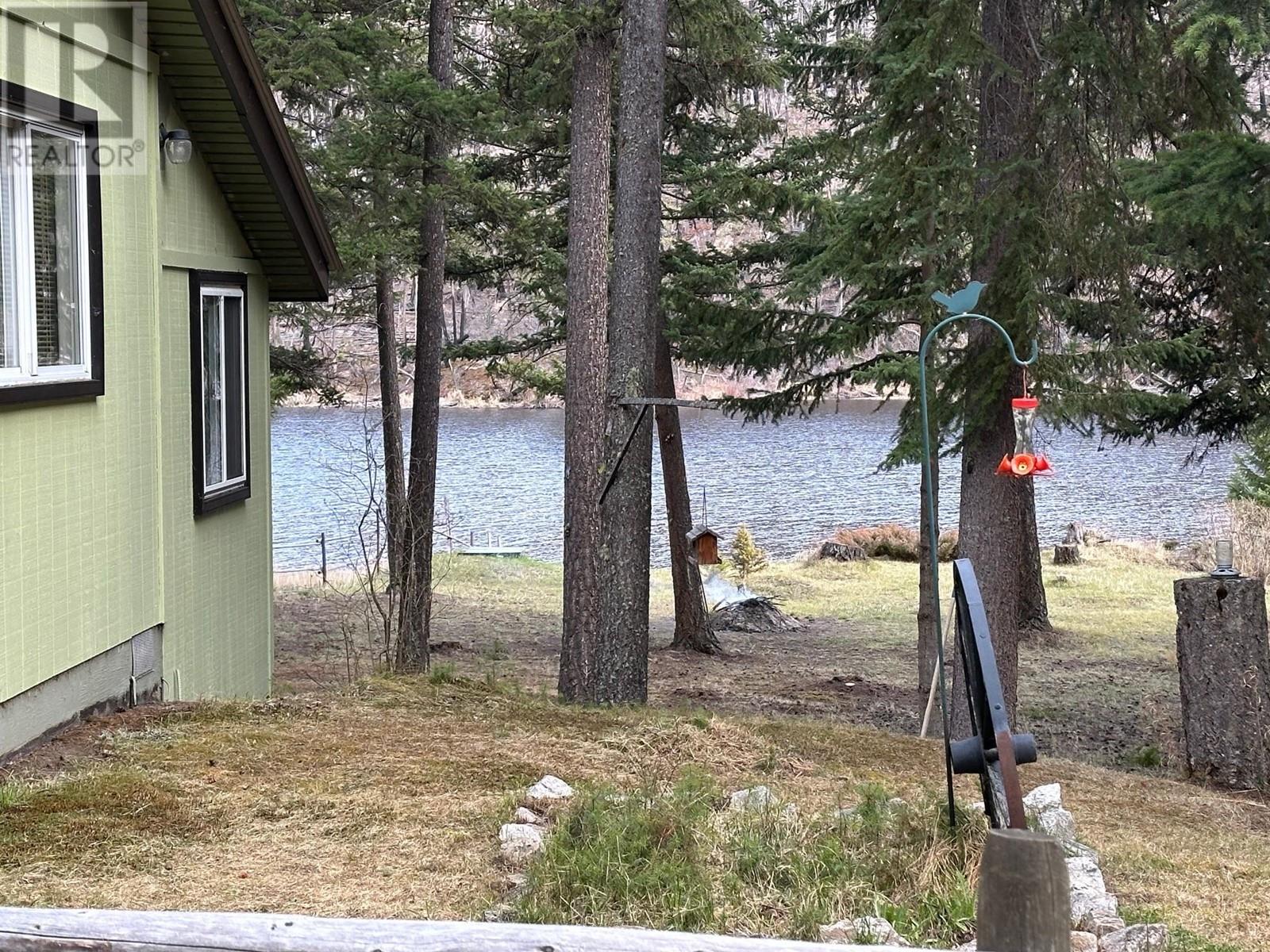 7344 E YOUNG LAKE ROAD, 70 Mile House, British Columbia