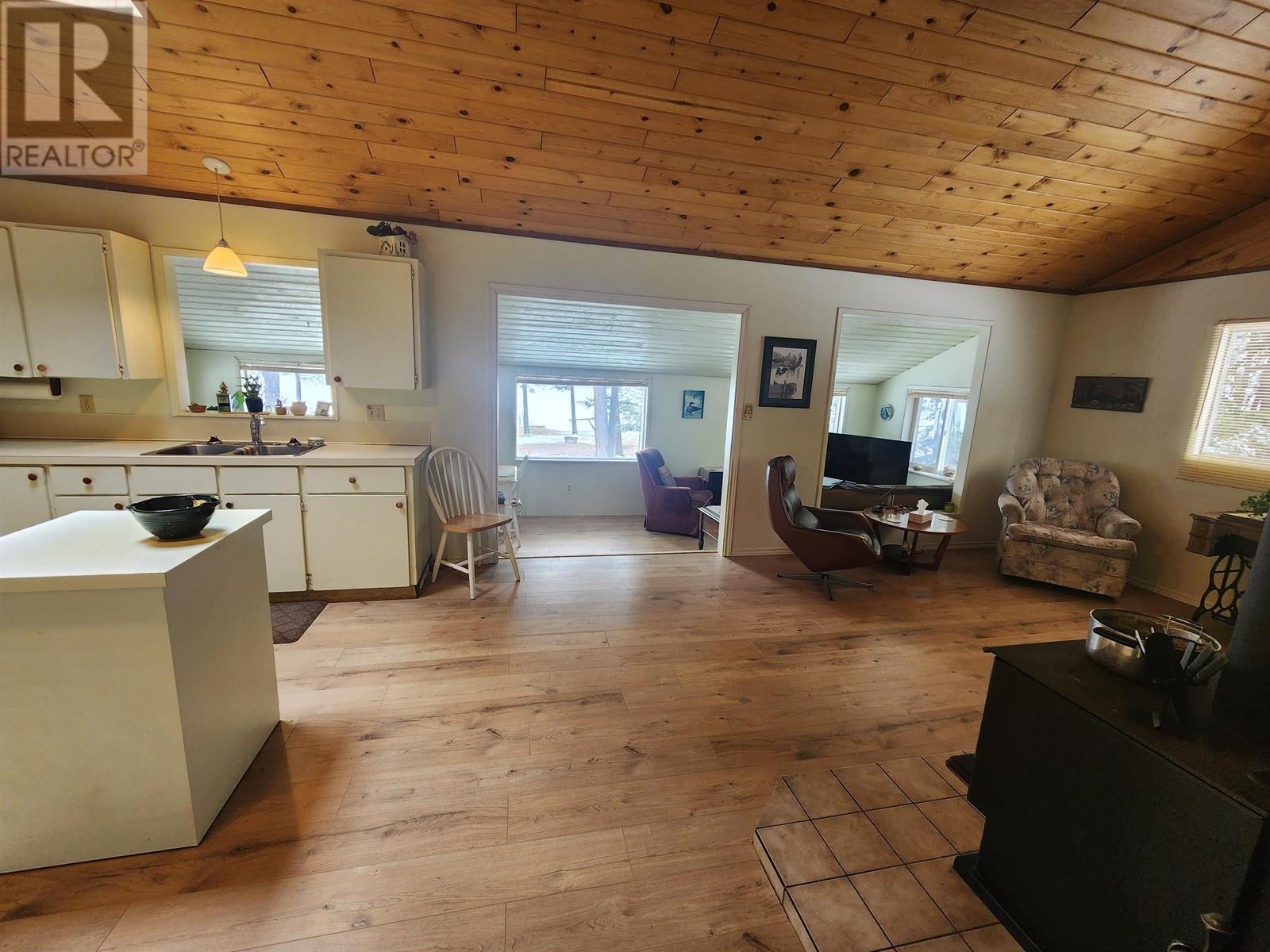 7344 E Young Lake Road, 70 Mile House, British Columbia  V0K 2K2 - Photo 24 - R2972086