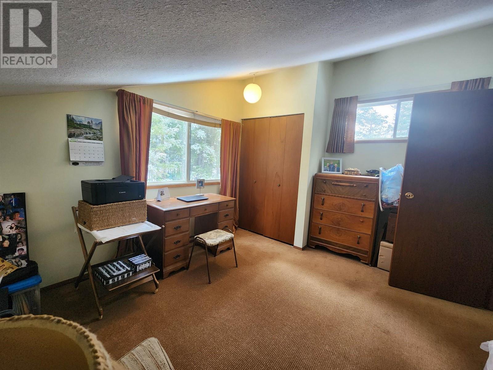 7344 E Young Lake Road, 70 Mile House, British Columbia  V0K 2K2 - Photo 18 - R2972086