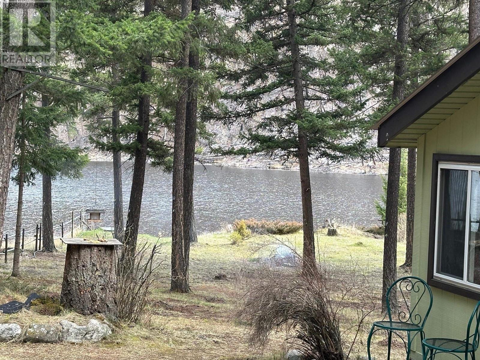7344 E Young Lake Road, 70 Mile House, British Columbia  V0K 2K2 - Photo 2 - R2972086