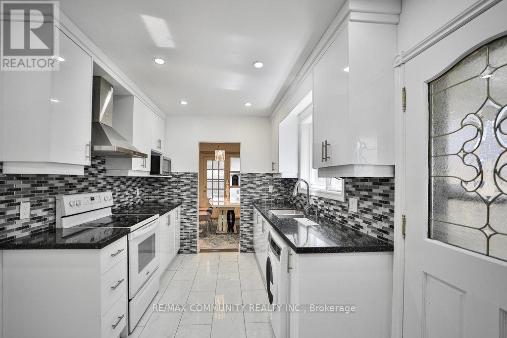 29 Portico Drive, Toronto, Ontario  M1G 3R5 - Photo 8 - E12113372