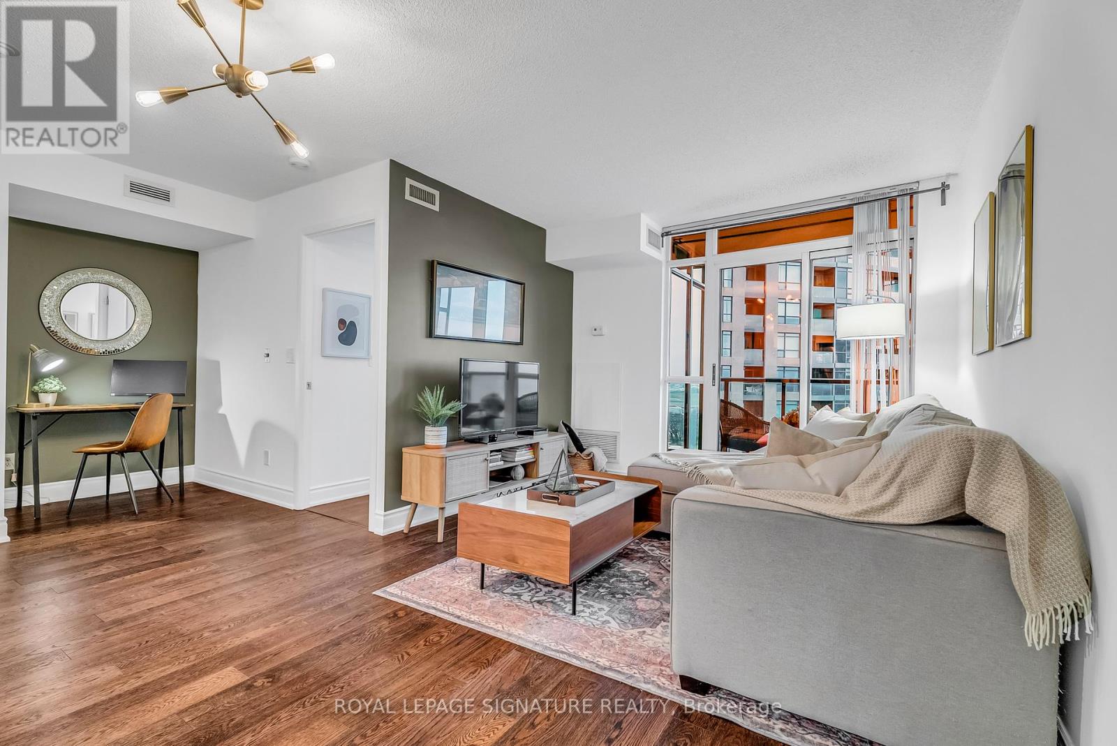 1701 - 231 Fort York Boulevard, Toronto, Ontario  M5V 1B2 - Photo 3 - C12105945
