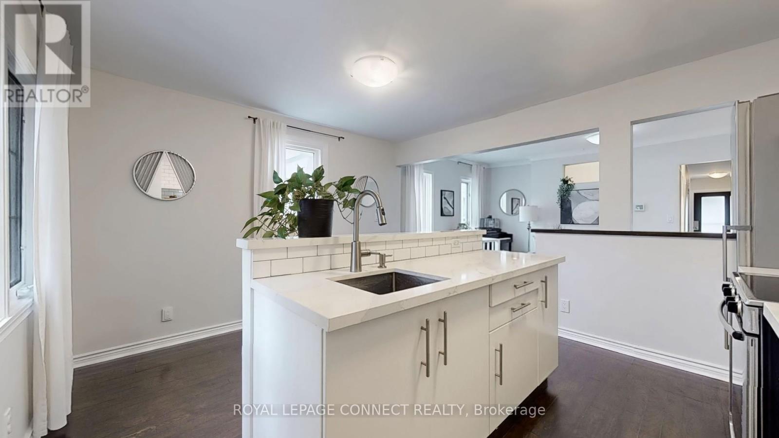 242 Gledhill Avenue, Toronto, Ontario  M4C 5L2 - Photo 8 - E12111269