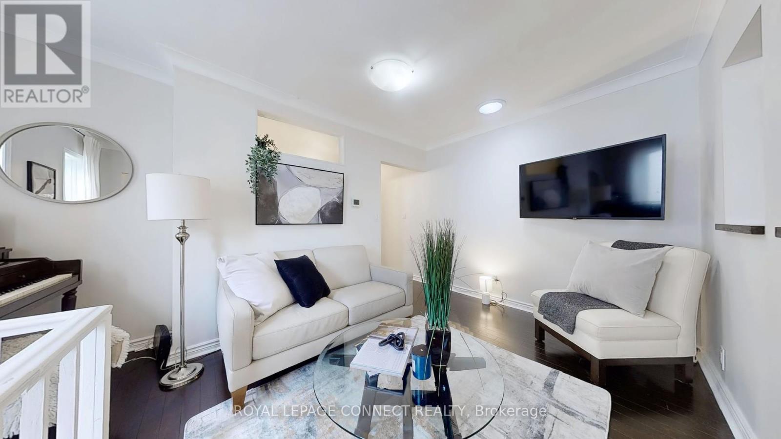 242 Gledhill Avenue, Toronto (Woodbine-Lumsden), Ontario  M4C 5L2 - Photo 5 - E12111269