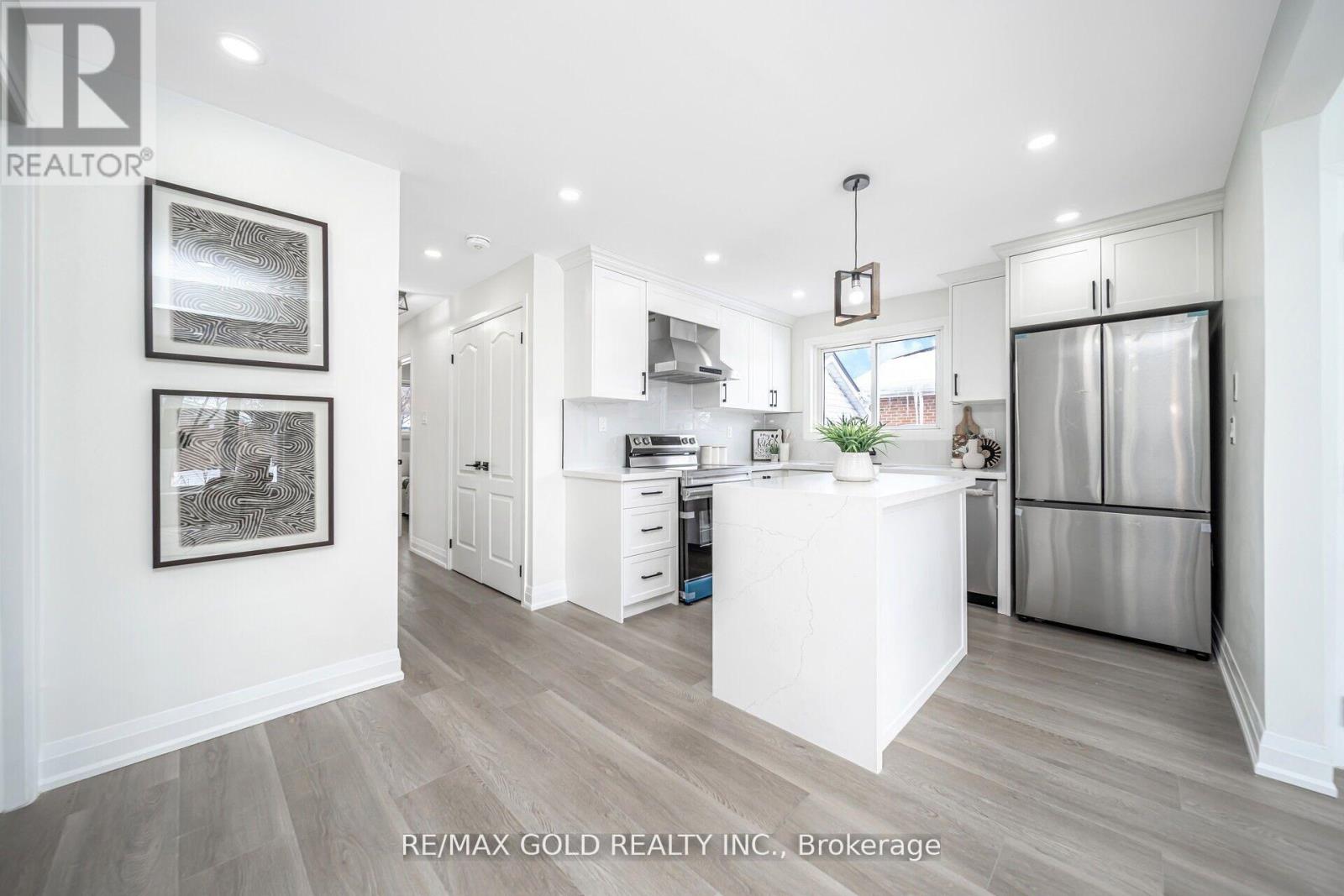 92 Cornwall Road, Brampton, Ontario  L6W 1N8 - Photo 14 - W12032067