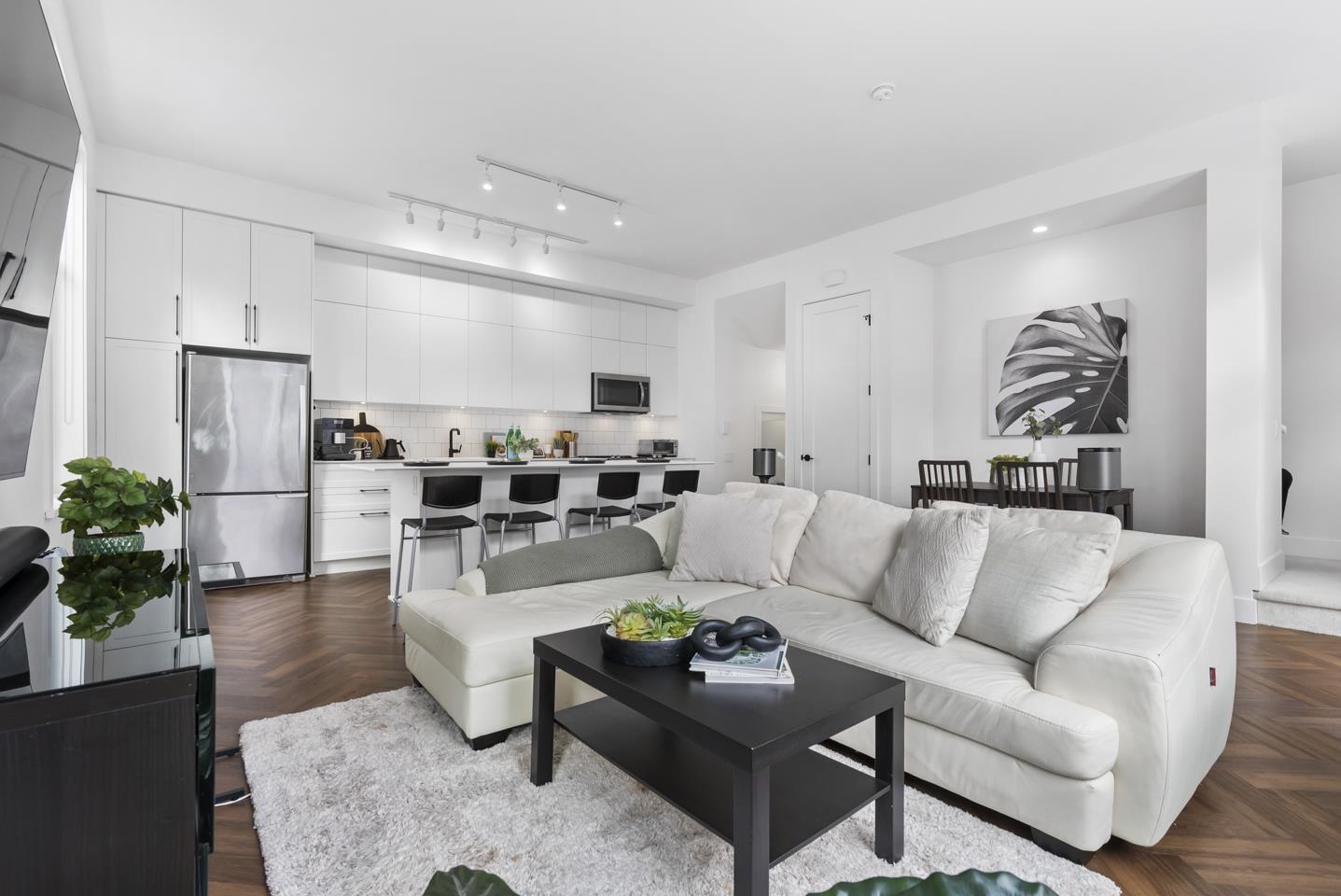 Property at 20 17555 57A AVENUE image 2