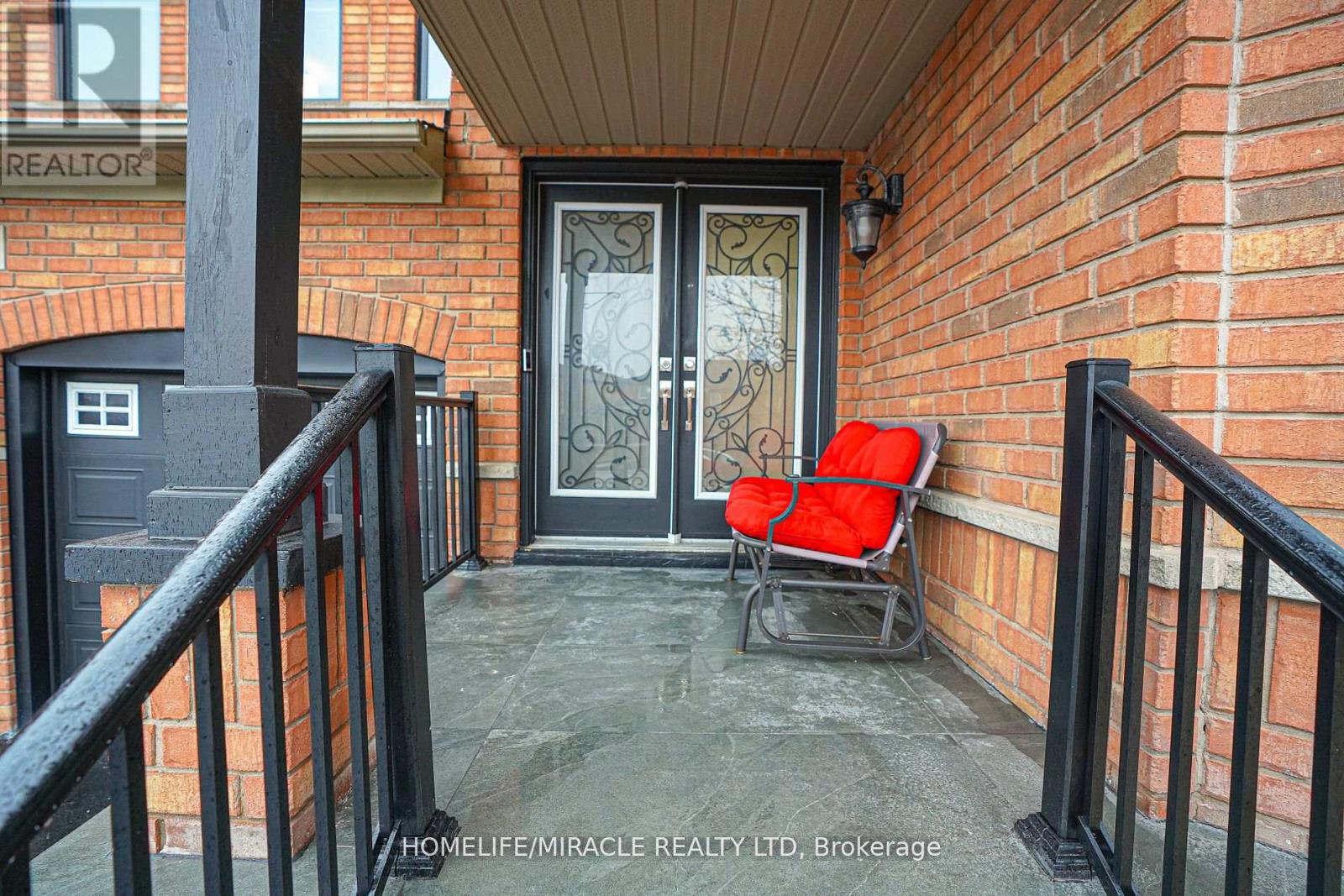 Property at 6 MAPLECREST COURT image 2