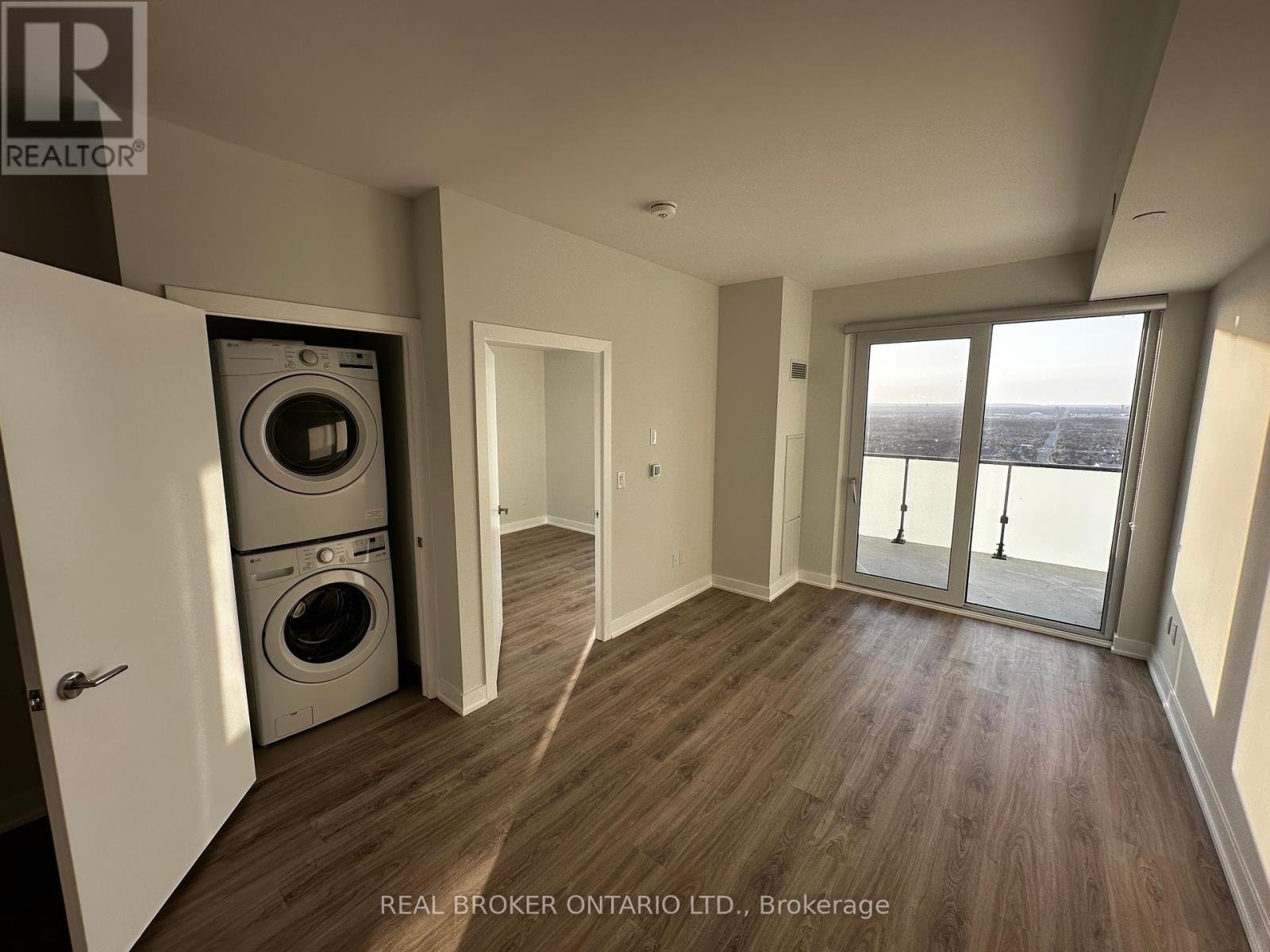 3502 - 4130 Parkside Village Drive, Mississauga, Ontario  L5B 3M8 - Photo 5 - W12113398