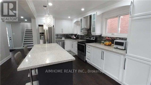 655 Brougham Place, Mississauga, Ontario  L5B 2Z5 - Photo 3 - W12113400