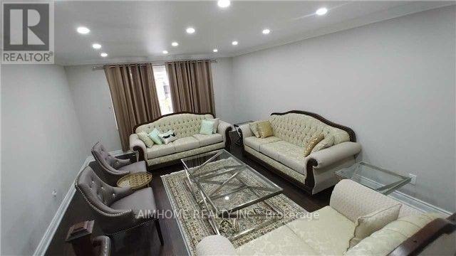 655 Brougham Place, Mississauga, Ontario  L5B 2Z5 - Photo 5 - W12113400