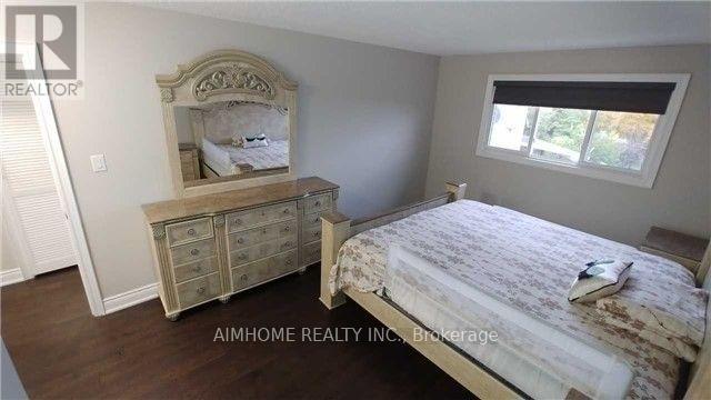 655 Brougham Place, Mississauga, Ontario  L5B 2Z5 - Photo 9 - W12113400