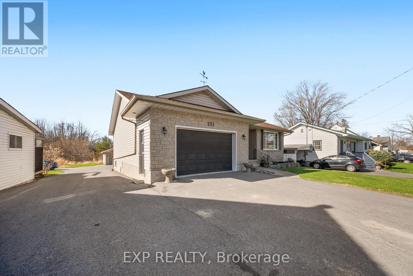 253 Thomas Street W, Greater Napanee, Ontario  K7R 2H2 - Photo 3 - X12112830