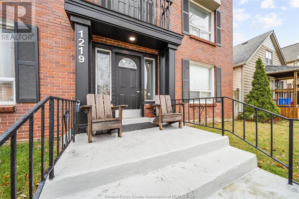 Property at 1219 MONMOUTH image 4