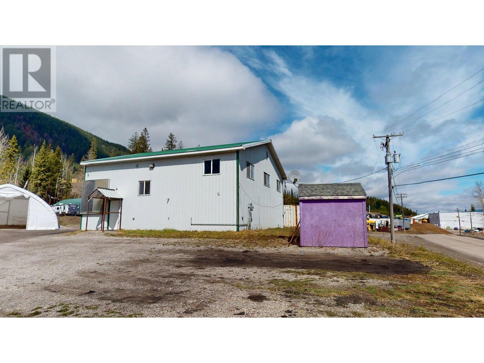 7 Inkaneep Road, Elkford, British Columbia