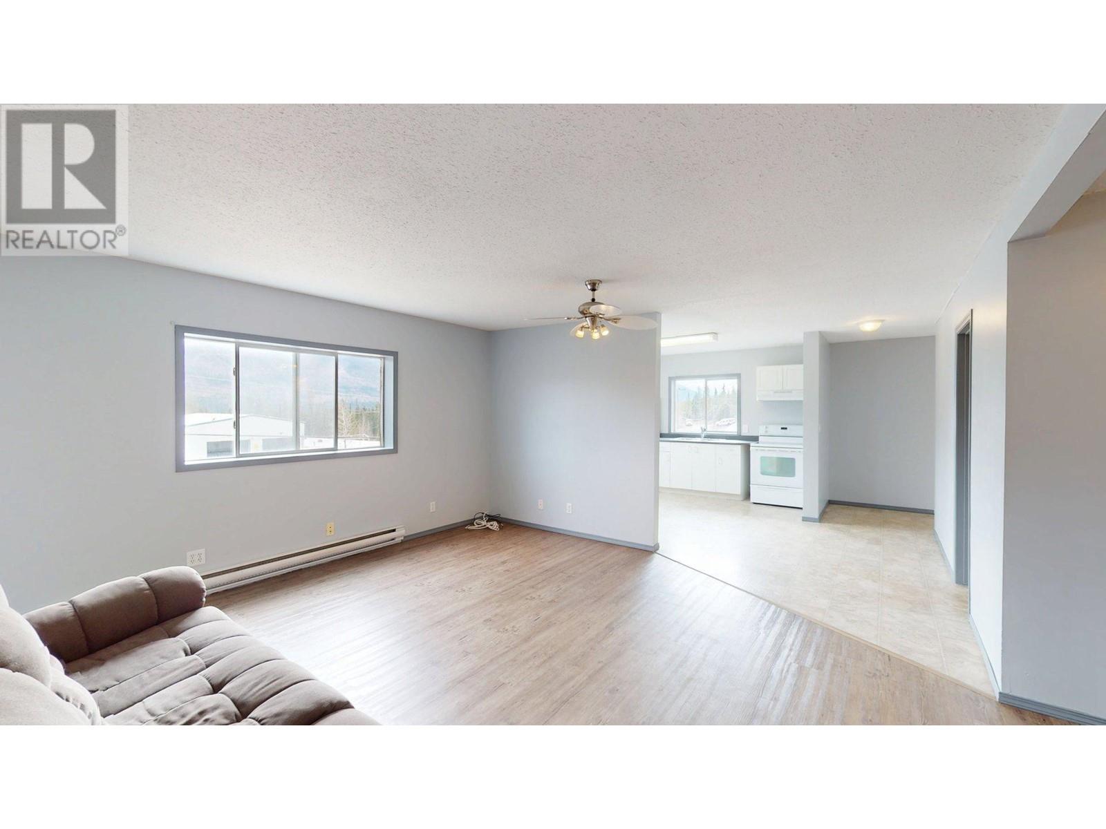 7 Inkaneep Road, Elkford, British Columbia  V0B 1H0 - Photo 28 - 10344911