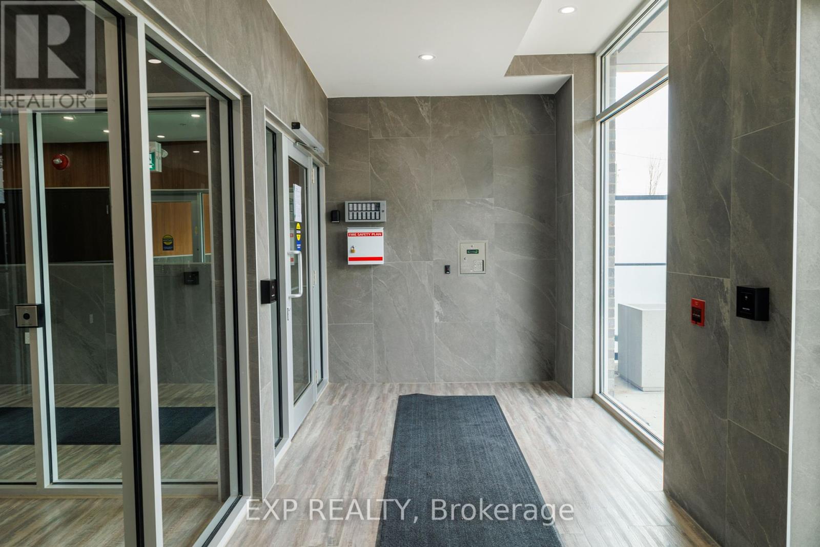 105 - 408 Dundas Street S, Cambridge, Ontario  N1R 8H7 - Photo 8 - X12067656
