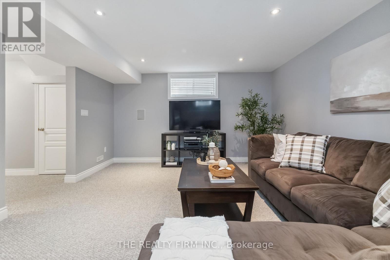 1833 Jubilee Drive, London North, Ontario N6G 0H5 - Photo 35 - X12113557