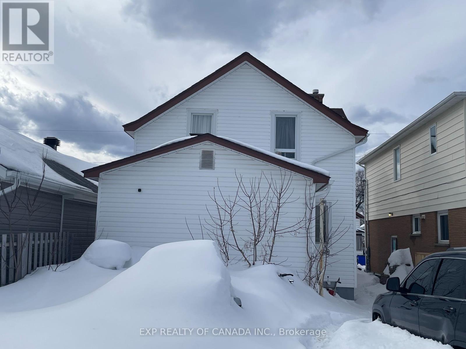 Property at 290 - 292 SPRUCE STREET S image 3