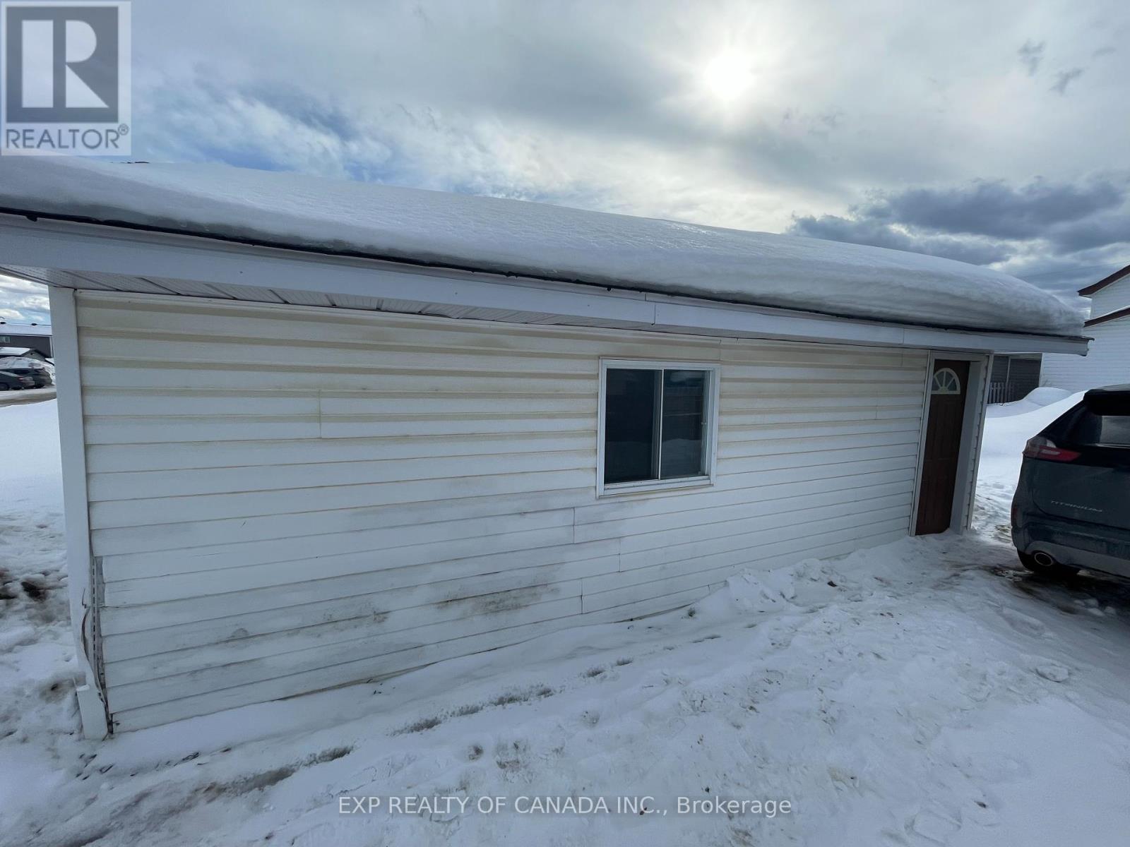 Property at 290 - 292 SPRUCE STREET S image 4