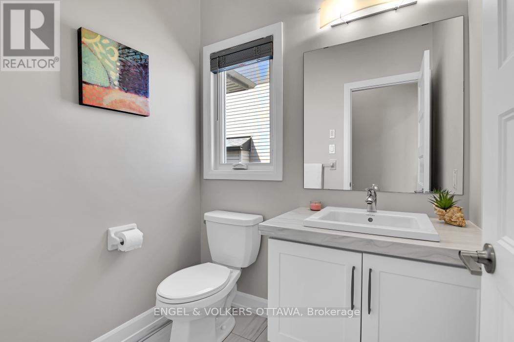 313 St Tropez Street, Russell, Ontario  K0A 1W0 - Photo 12 - X12113483