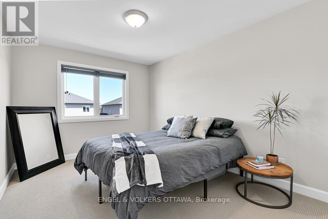 313 St Tropez Street, Russell, Ontario  K0A 1W0 - Photo 19 - X12113483