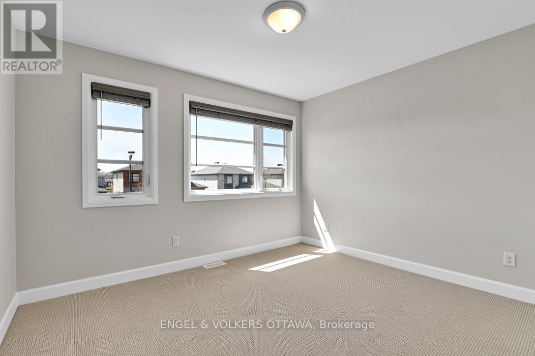 313 St Tropez Street, Russell, Ontario  K0A 1W0 - Photo 20 - X12113483