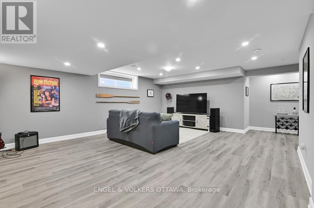 313 St Tropez Street, Russell, Ontario  K0A 1W0 - Photo 25 - X12113483