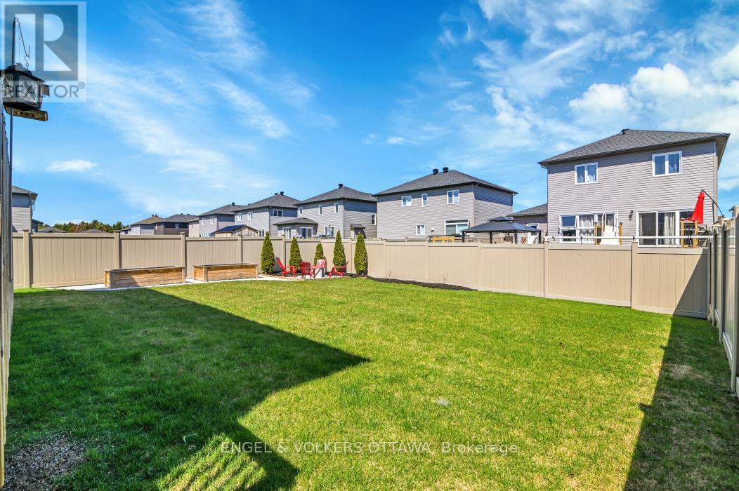 313 St Tropez Street, Russell, Ontario  K0A 1W0 - Photo 32 - X12113483