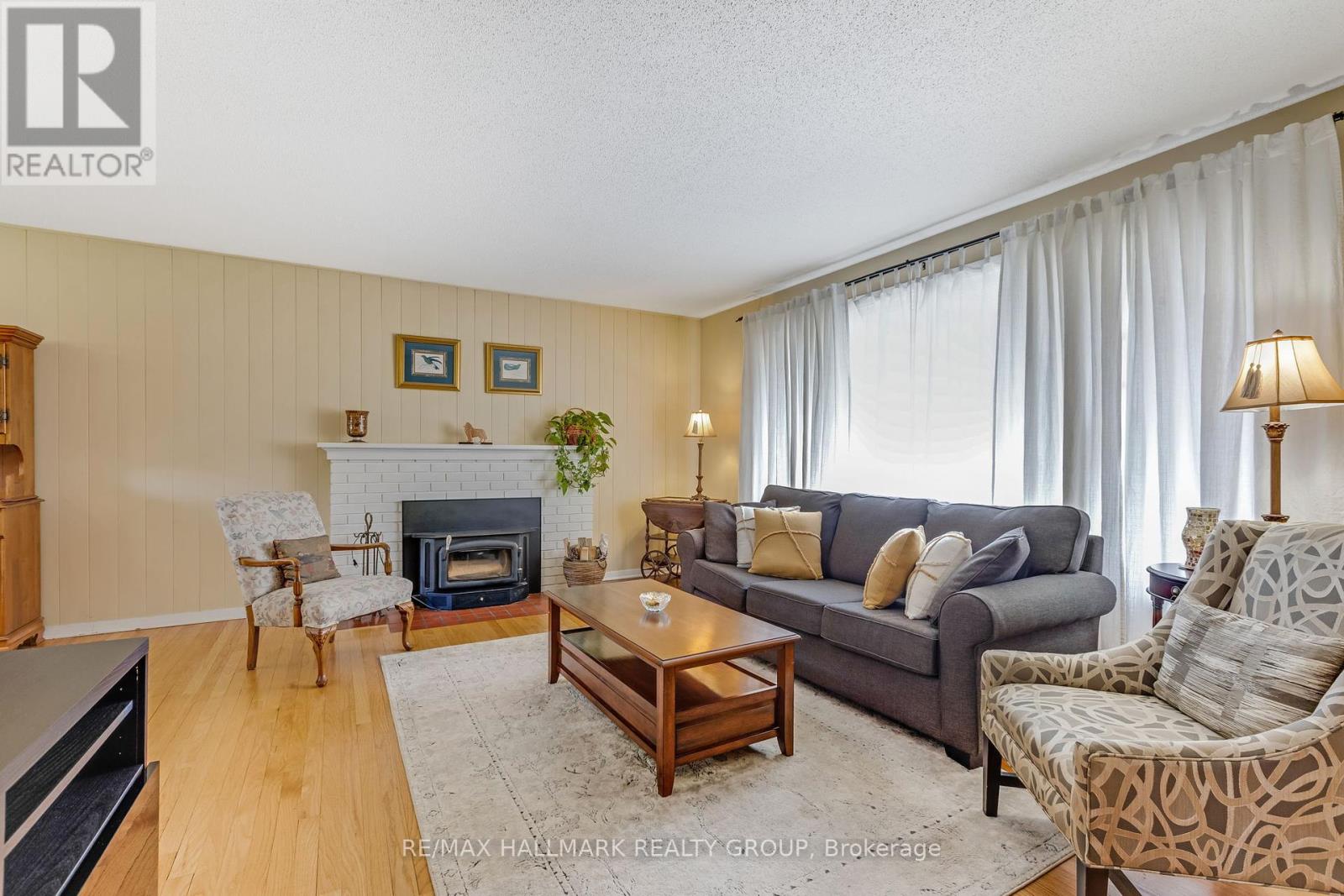 Property at 1055 WISEMAN CRESCENT image 5