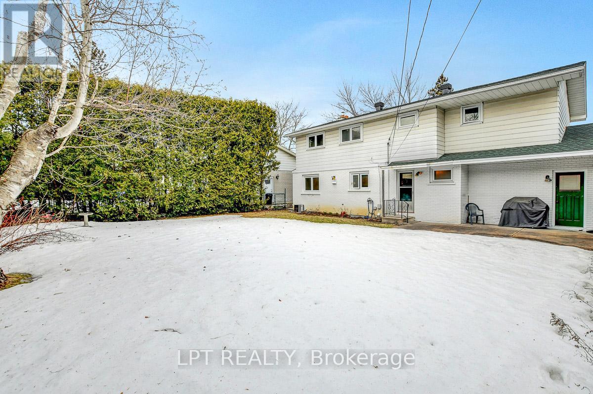 2412 Rosewood Avenue, Ottawa, Ontario  K2B 7L4 - Photo 26 - X12113523