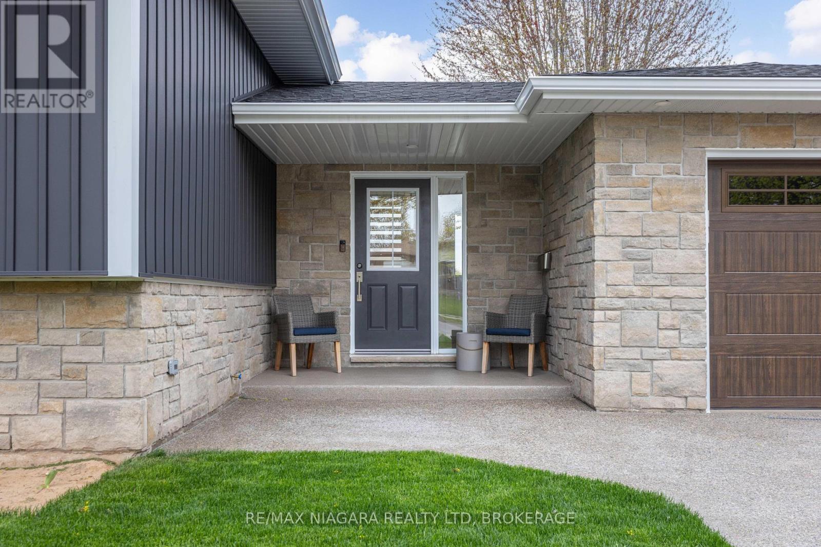 3044 Appleford Avenue, Niagara Falls (Casey), Ontario  L2J 3N6 - Photo 2 - X12113522